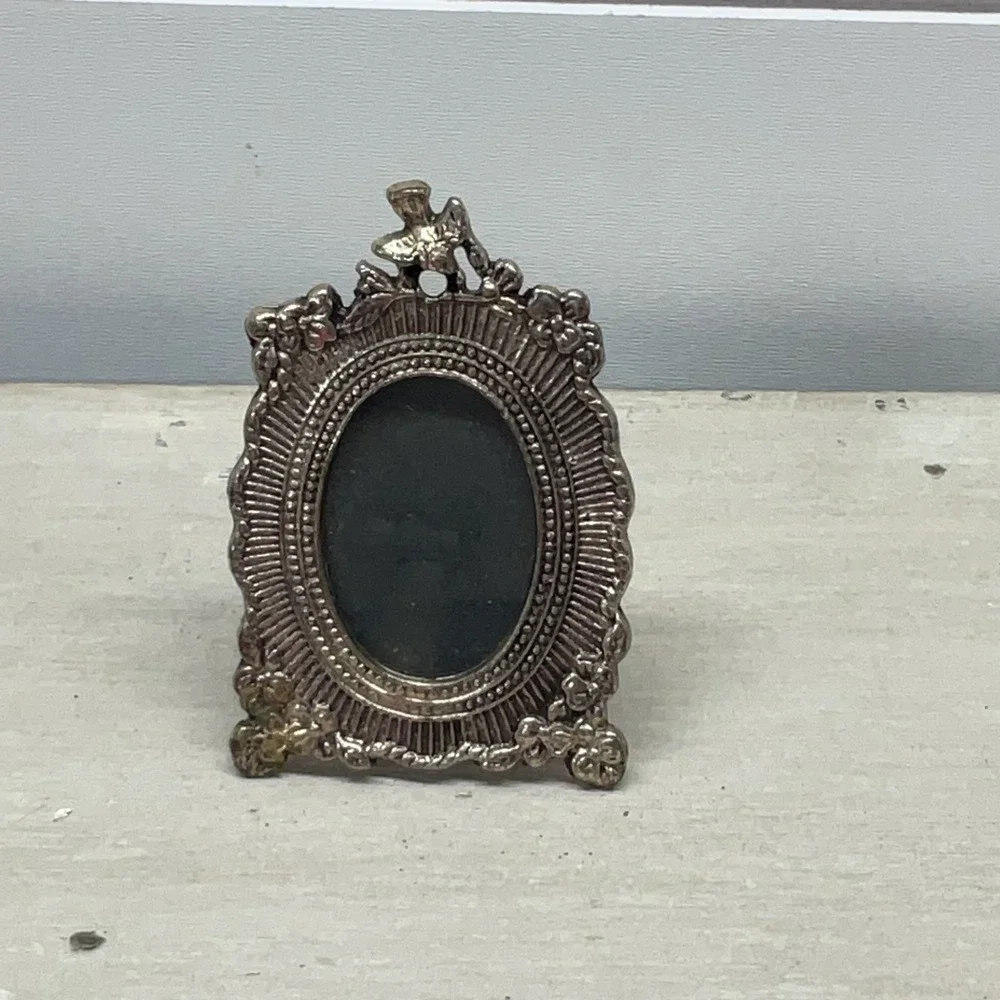 Vintage Miniature Silver Tone Ornate Oval Picture Frame Victorian Style 2.75